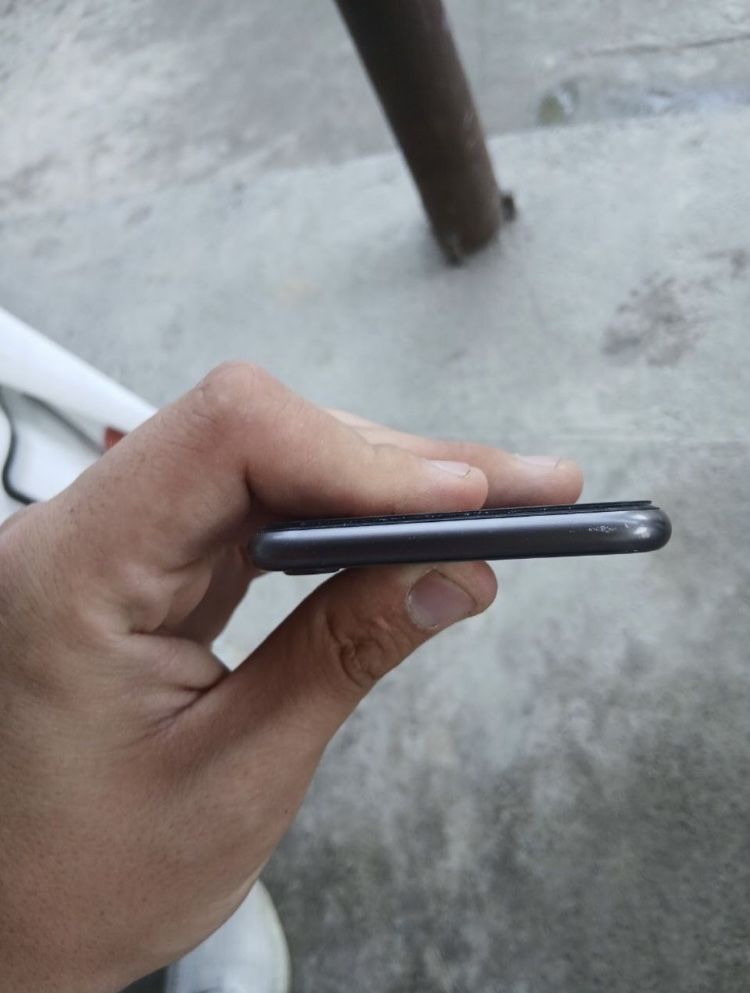 Iphone 8 64Gb holati yaxshi