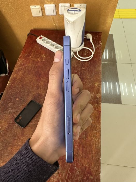 iPhone 16 128gb     .