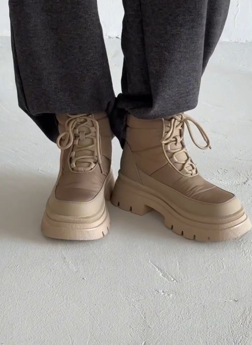 Женские зимние ботинки