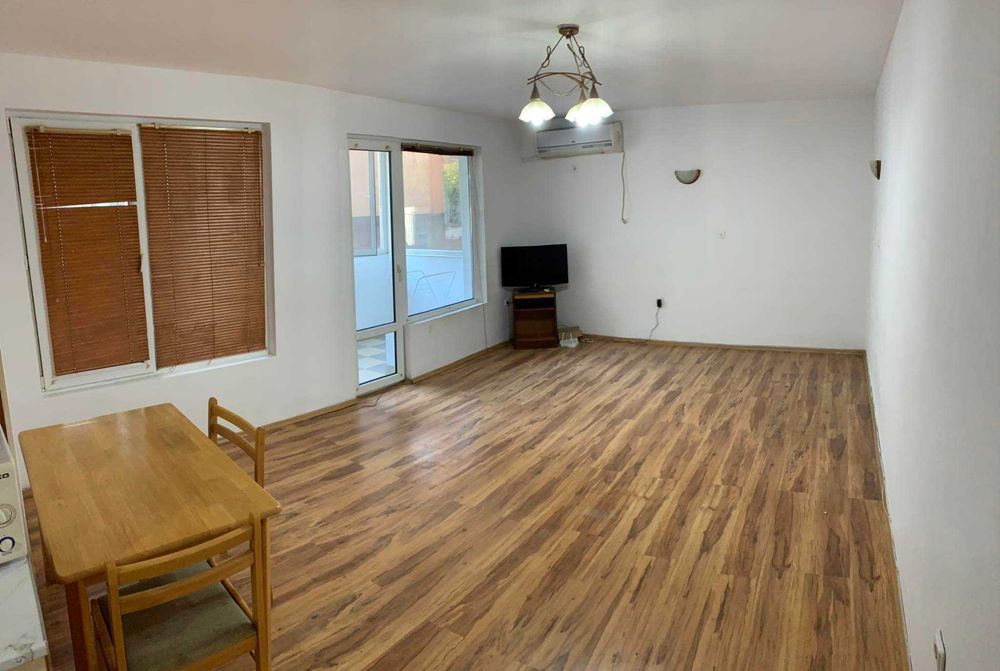 Дава се под наем Тристаен апартамент в Бургас, Възраждане - 105 кв.м за 229.5 € - Снимка #1