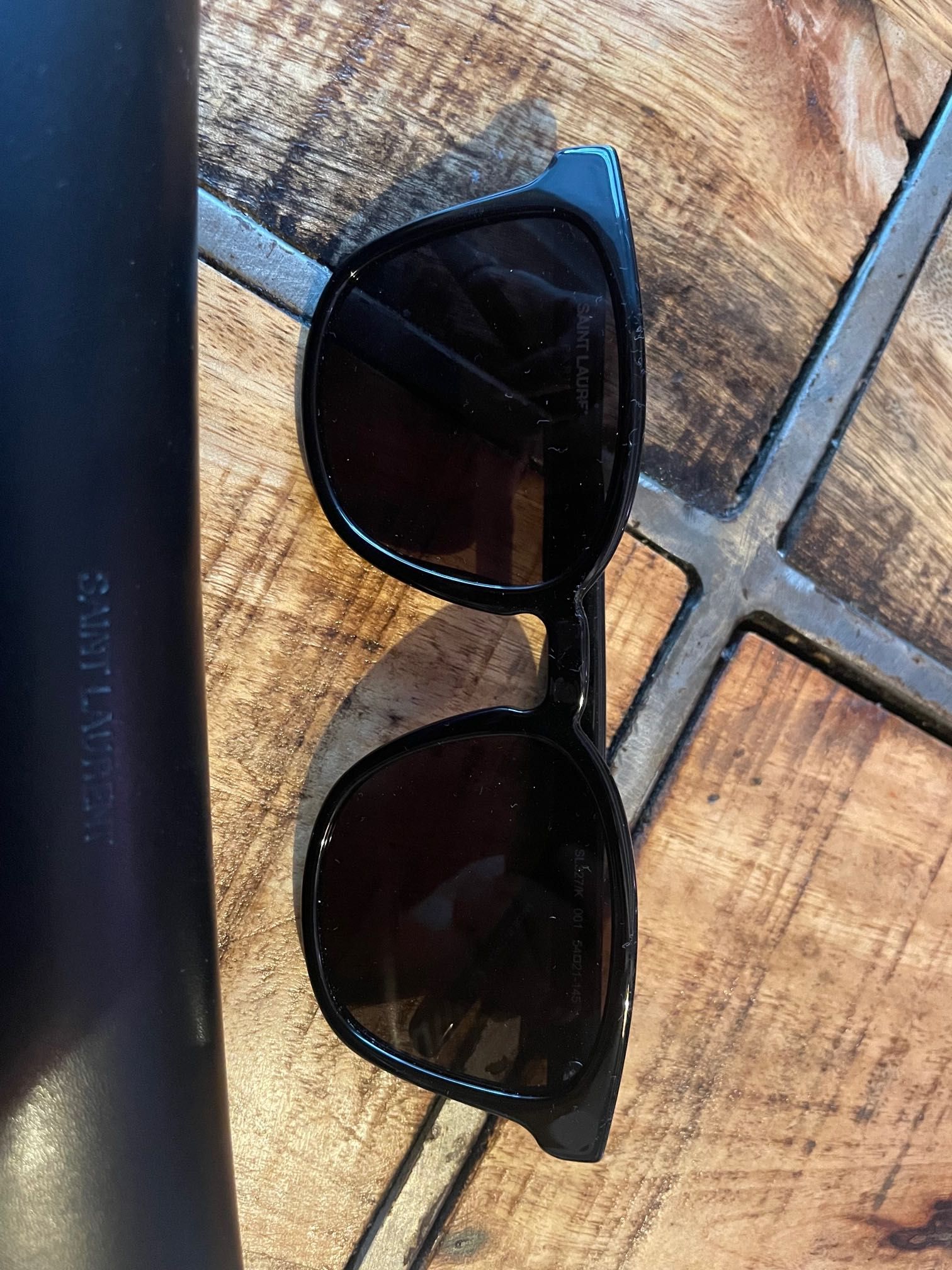 Ochelari de soare, Saint Laurent