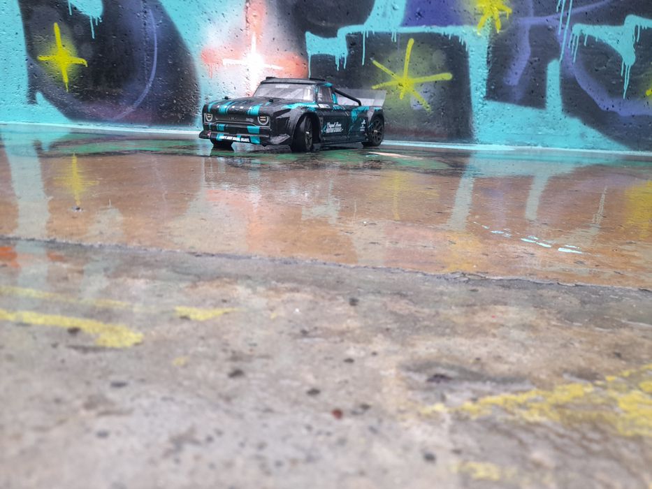 Arrma infraction 3s blx (+2 baterii 3s)