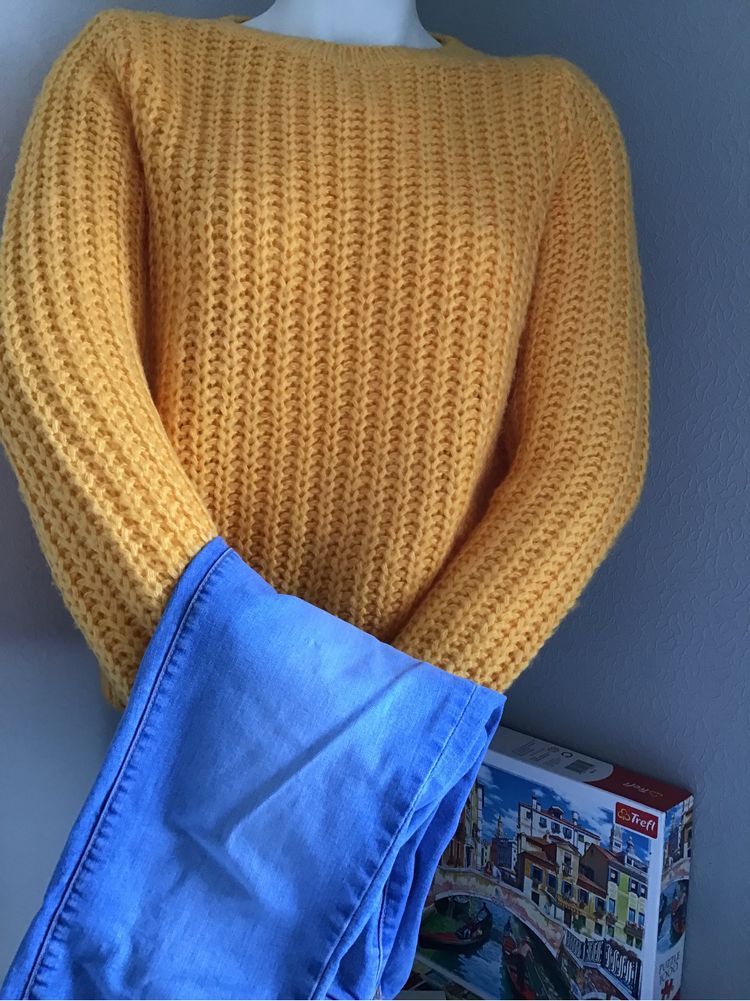 Жълт пуловерS/M