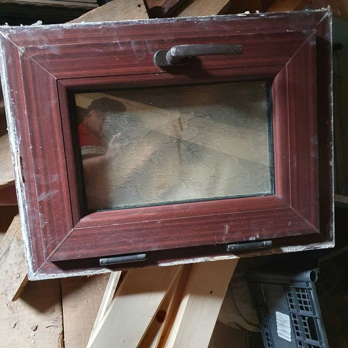 Fereastra termopan maro pt baie,camara,etc