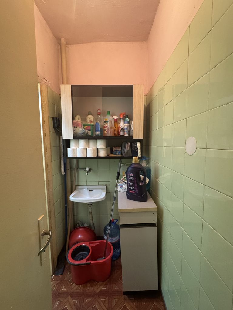 Продава се Тристаен апартамент в Търговище, Център - 81 кв.м за 1064 €/кв.м - Снимка #10