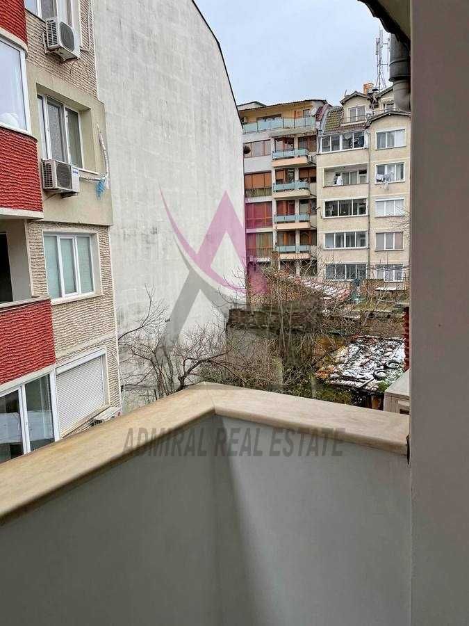Дава се под наем Двустаен апартамент в Варна, Център - 35 кв.м за 300 € - Снимка #3
