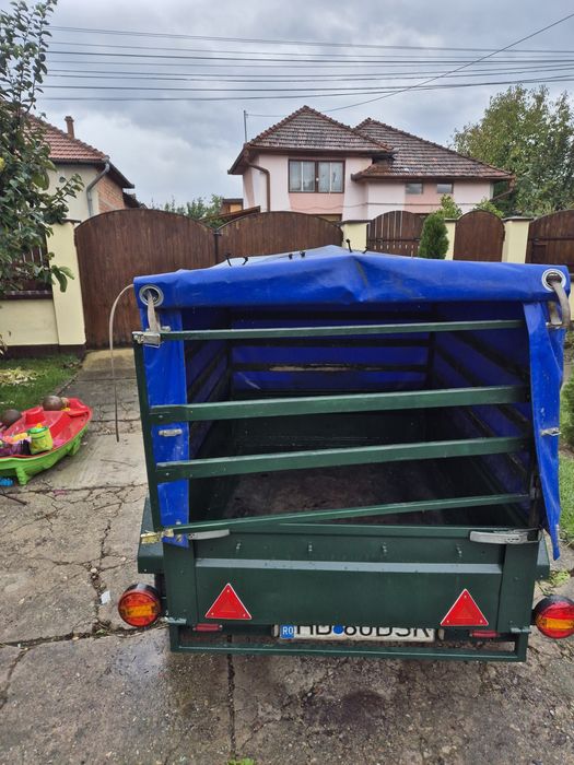 Remorcă     auto