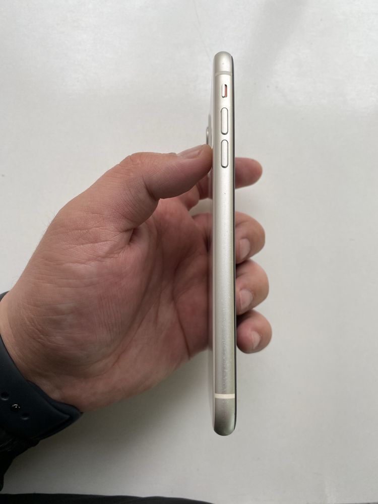 Iphone 11 (128GB) в идеальном состояний