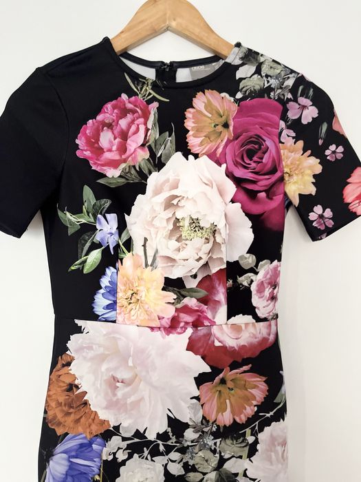 Rochie cambrata Asos