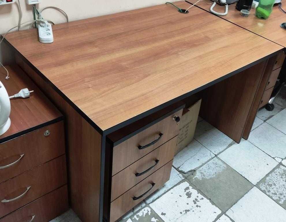 Офисный стол  мебель для офиса Б/У