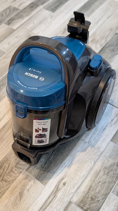 Aspirator fără sac Bosch