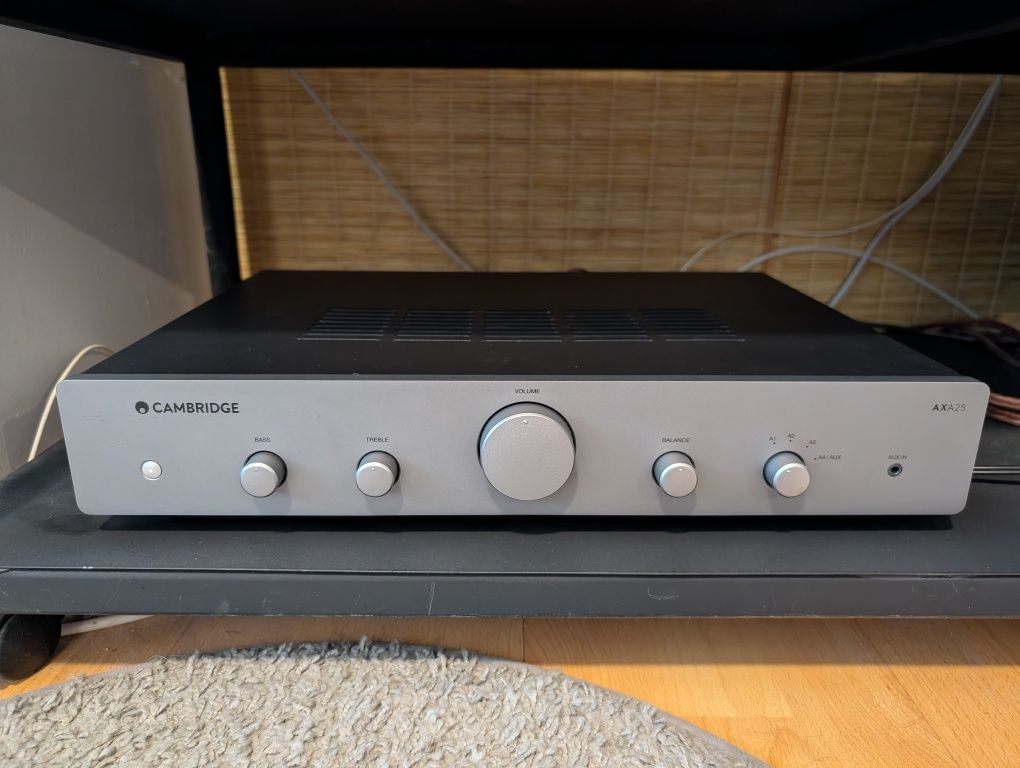 Amplificator integrat Cambridge Audio Axa25