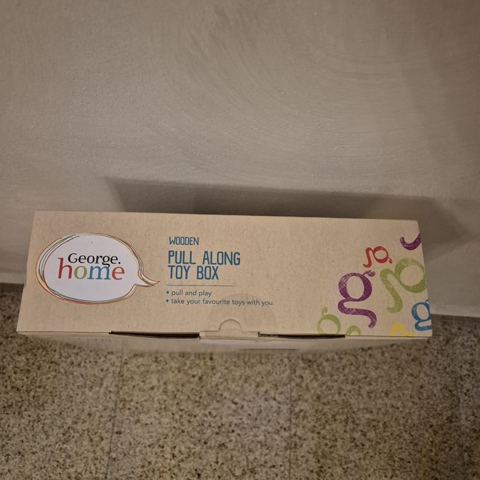 Чисто нова дървена количка