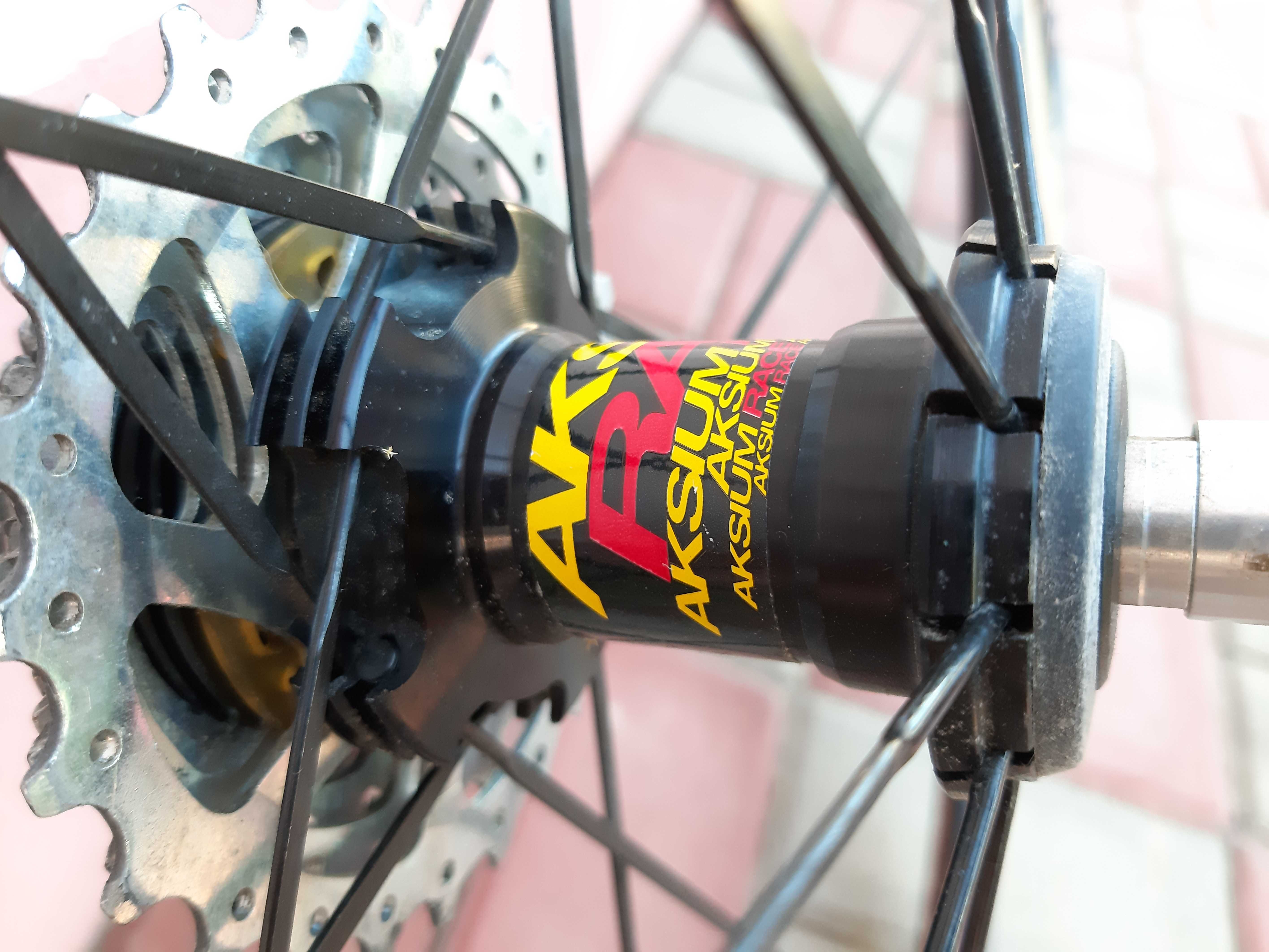 Vand Roti Cursiera Concept Specialized Axis Set Mavic Aksium