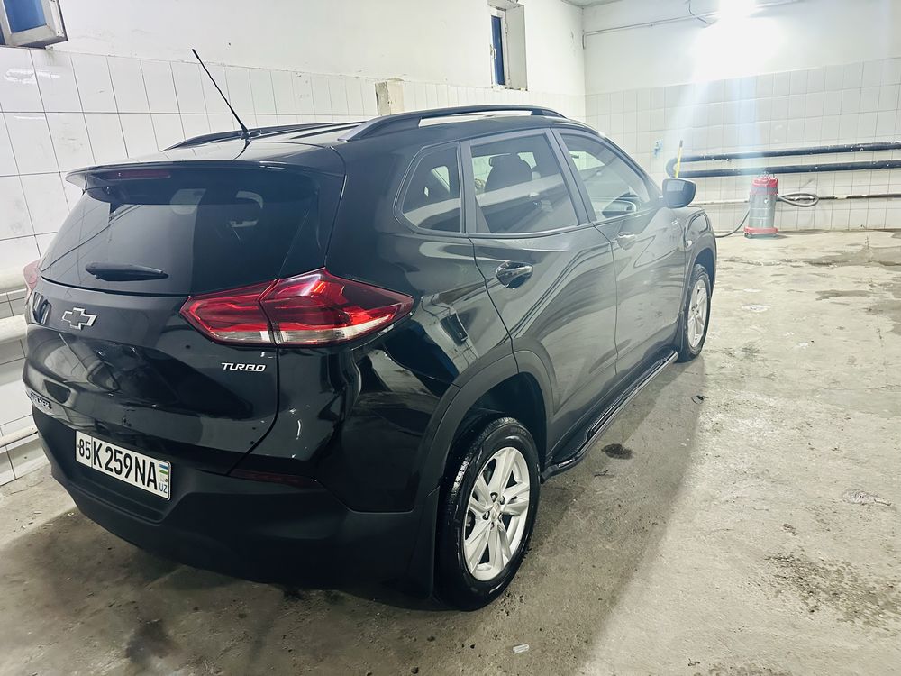 Tracker 1 pozitsiya yangi.