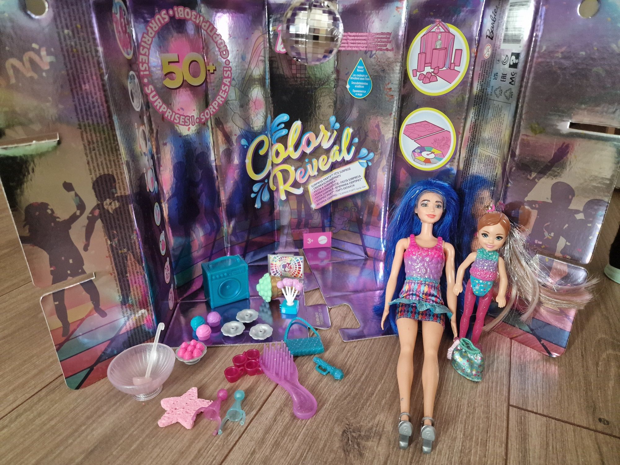 Barbie mama + fetița+ casă din carton și accesorii