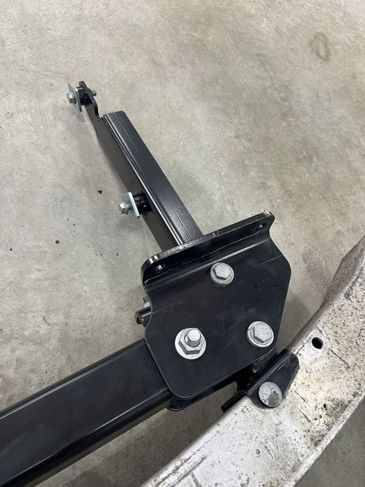 Теглич за Мерцедес МЛ / Mercedes ML W164 - чисто нов