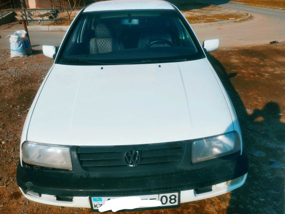 Продаю машину Volkswagen Vento 1993 год