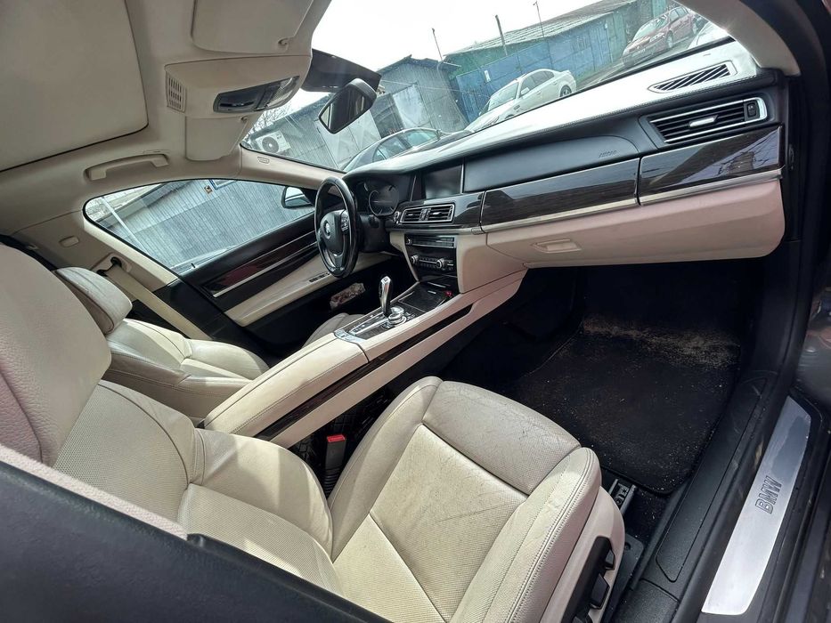 plafon trapa bmw f01