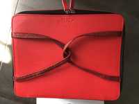 Козметична чанта на Shiseido