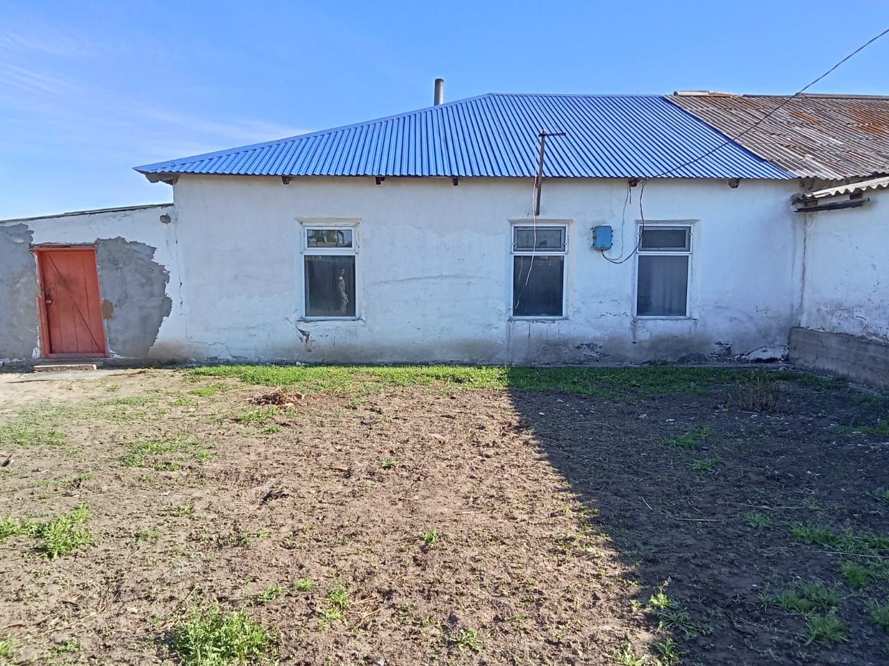 Продам дом на две семьи расположен Целиноградском районе ст.Тастак