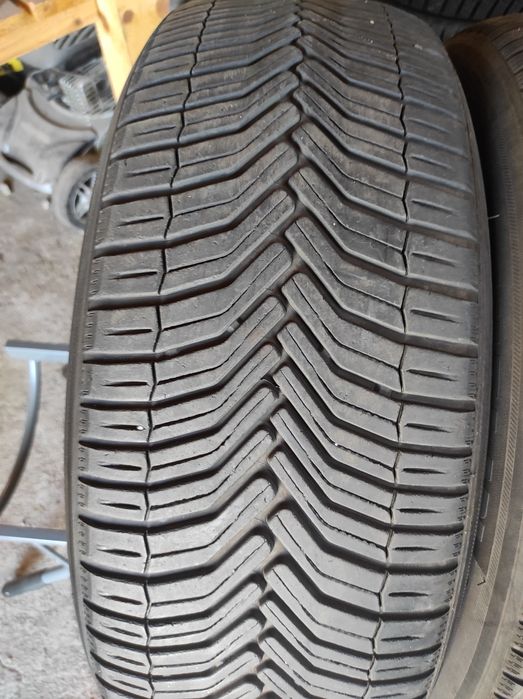 235/60/18 Michelin