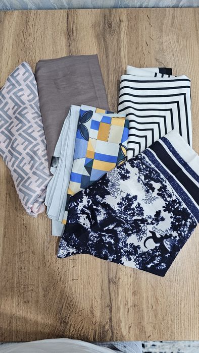 Платки от тёплых до шелковых