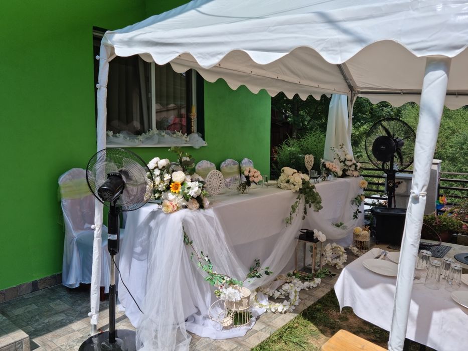 Cort pentru evenimente.