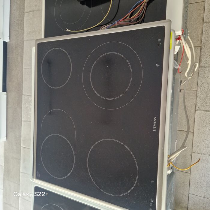 Комплект фурна и плот за вграждане SIEMENS Pyrolyse