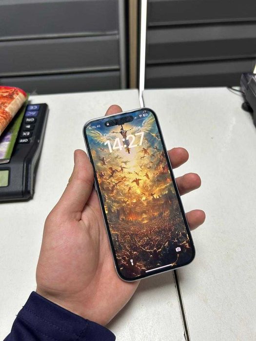 Приобритайте IPhone 15.