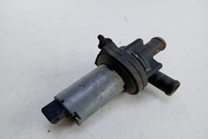 Pompa apa  suplimentara 251965561 Volkswagen VW   seria