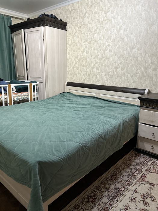 Продам спальный гарнитур