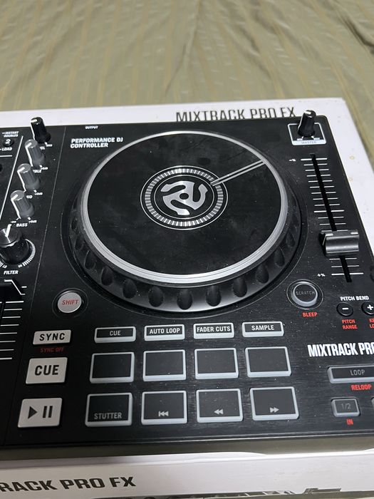 Consola DJ Numark Mixtrack Pro FX