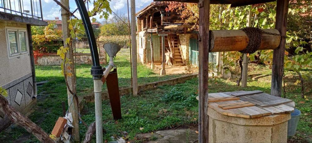 Продавам къща село Дъбене