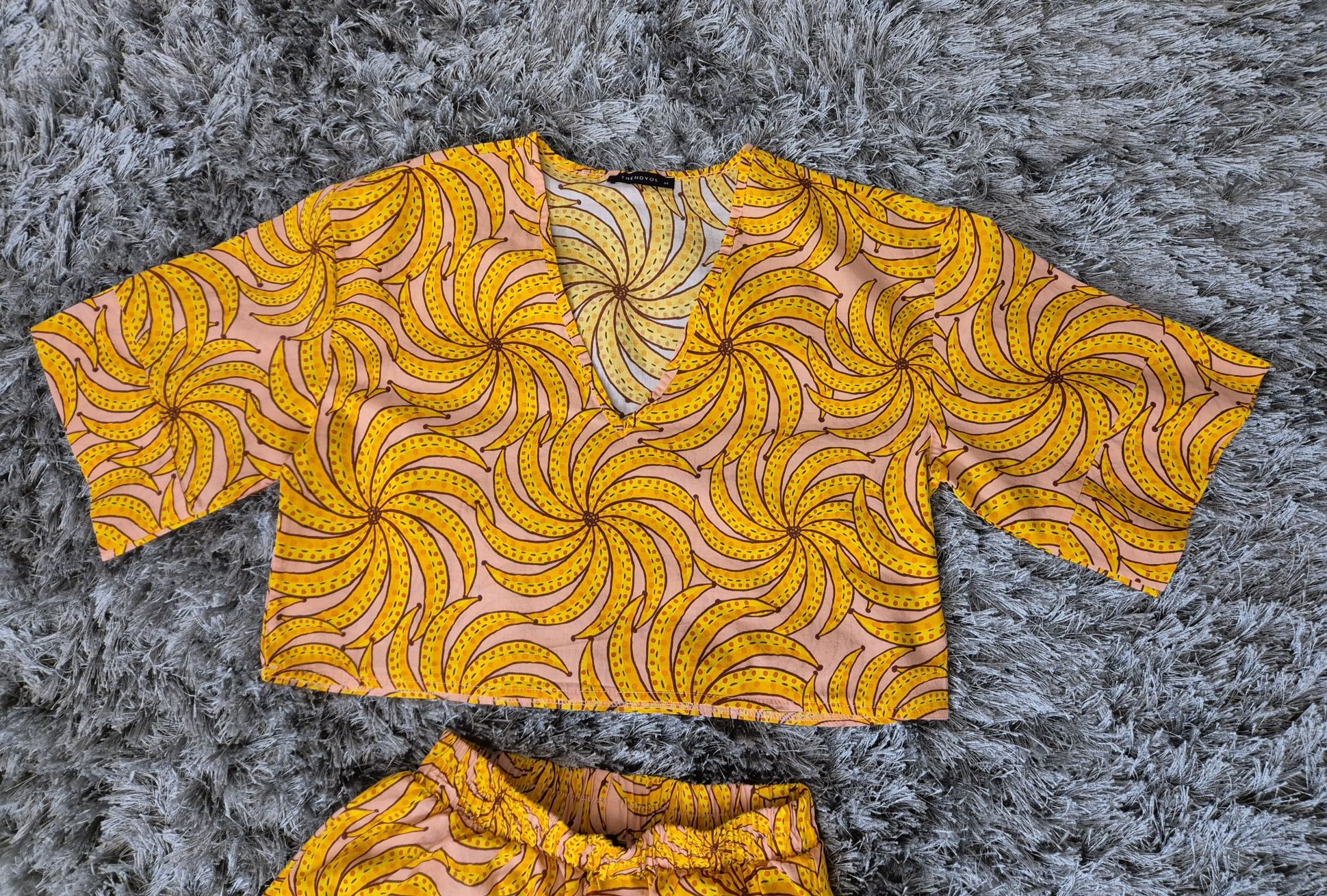 Set Trendyol femei,mărimea Xs, potrivit ai pt S-M micut