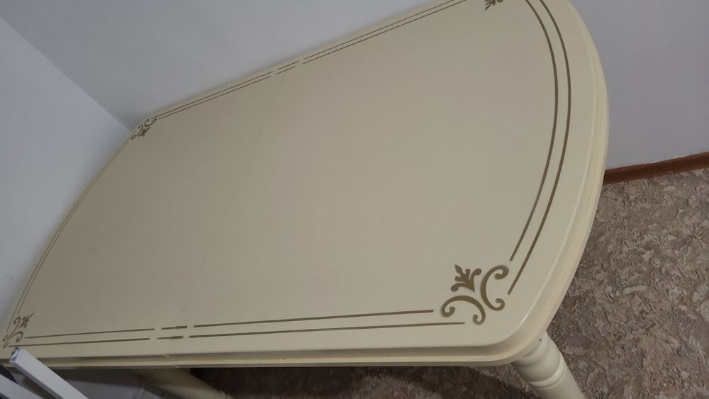 Продам стол в отличном состоянии