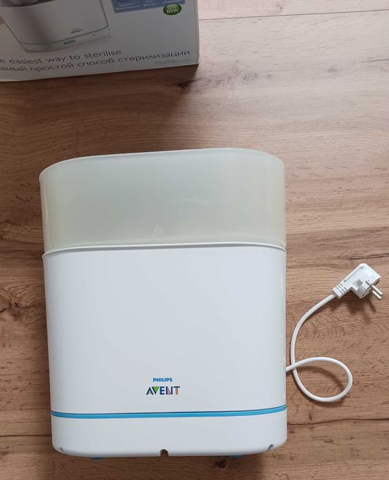 Стерилизатор Avent и подарък възглавница за кърмене Loreli.