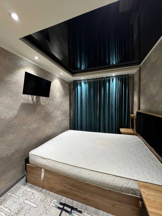 Botkina eski Toshmi yonida Diplomatiya Westminster Ashxabod Park Roʻpa