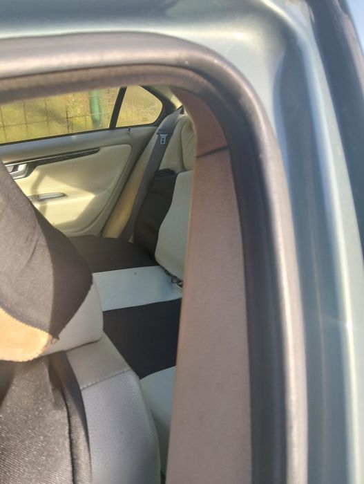 Vând sau dezmembrez Volvo