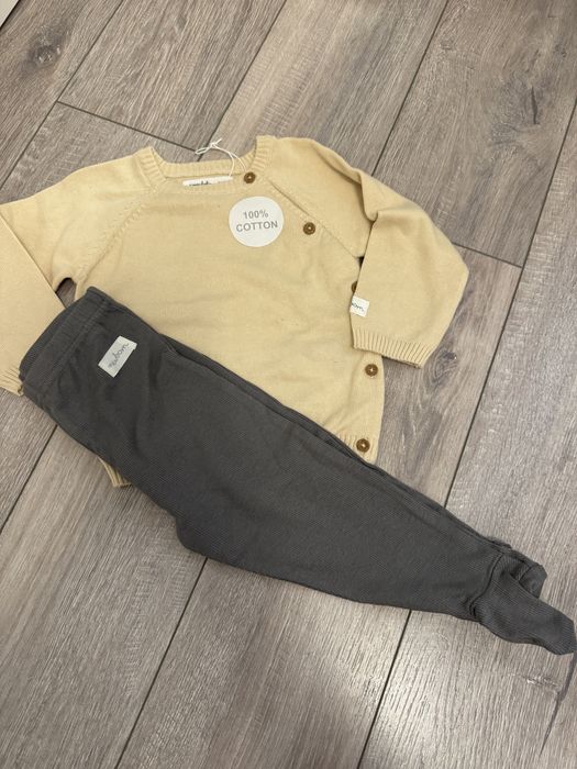 Lot hainute noi de Craciun