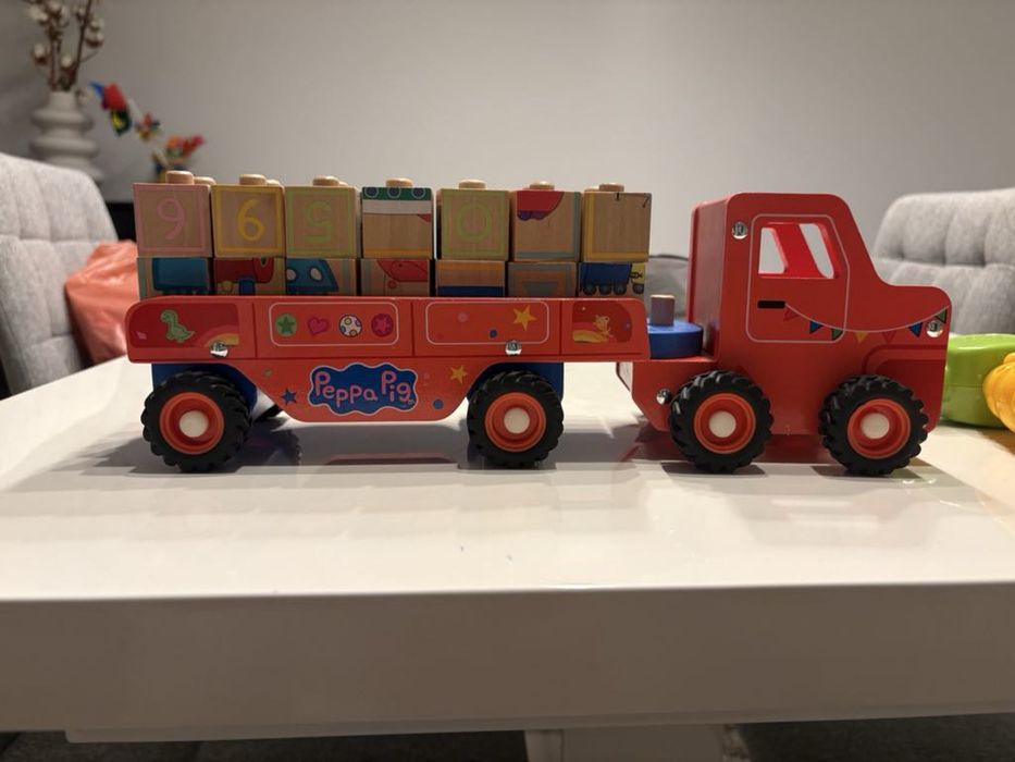 Camion cu remorcă Peppa Pig