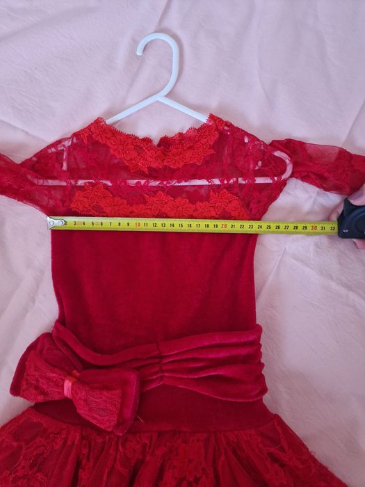 Детска рокля за спортни танци или друг официален повод- 4- 5 години