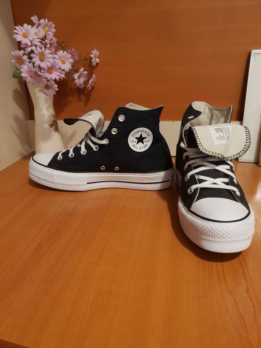 Adidasi converse 42 in stare foarte buna