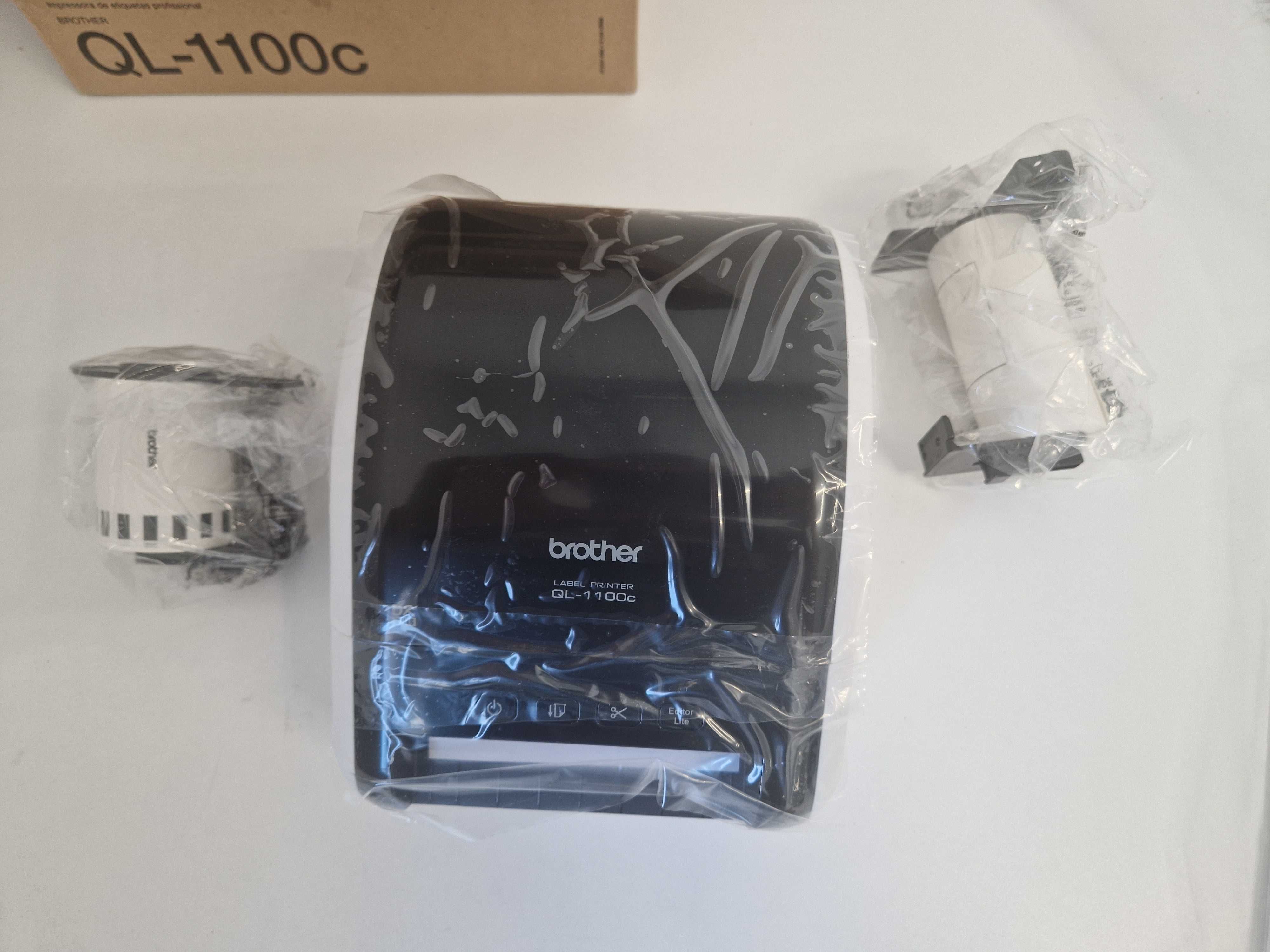 Термопринтер Brother QL-1100C, 300x300 dpi, бял, USB 2.0