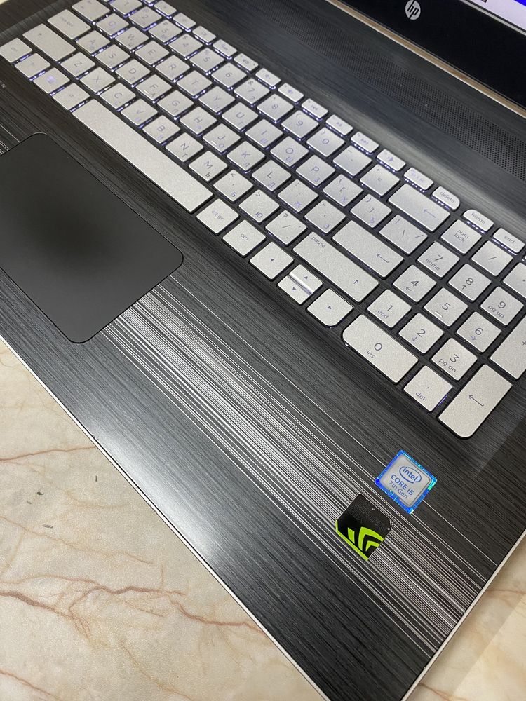 Hp Core i7 -7 озу 12gb Nvidia GTX 1050 4gb/SSD 512Gb+1tb/FULL HD 17.3