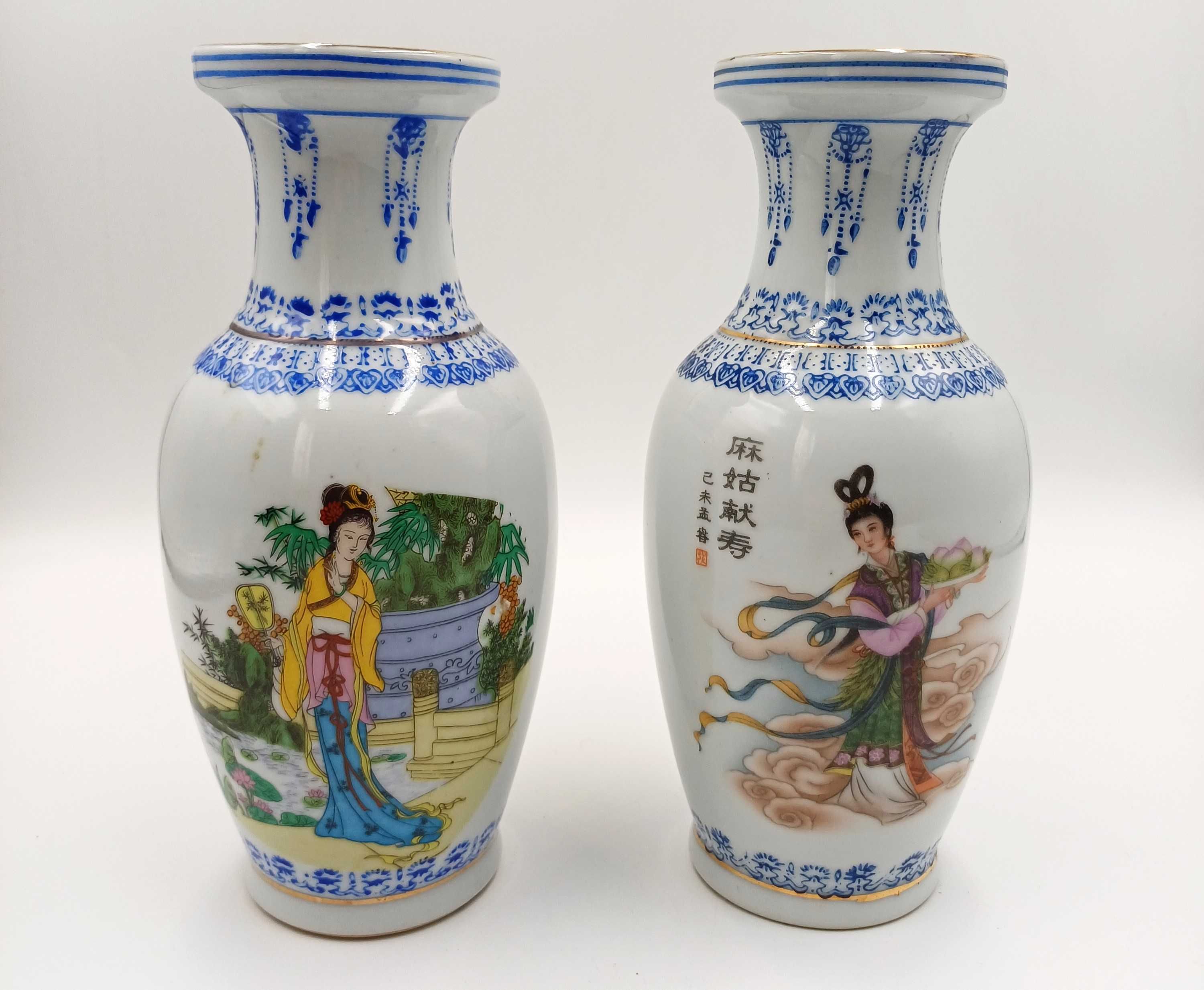 Pereche de vaze China cca. 1910 - elaborare atenta - porțelan premium