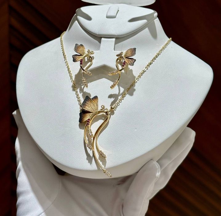 Серги и цепочка комплект на продажу.