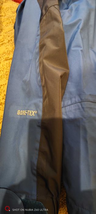 Vând Geaca the north face