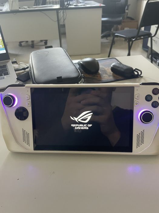 Продам Asus Rog Ally 1tb
