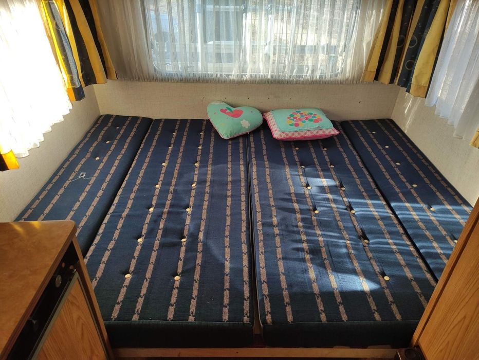 Каравана BURSTNER 4508
Производство март 1993 г.
Спални места - 5 броя